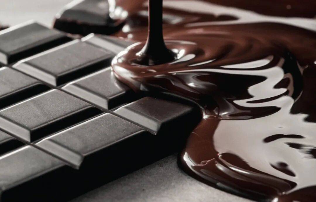 」喜茶推出「苹果小奶茉牛乳茶」新品一周热闻麻将胡了瑞幸X线条小狗上新「比利时黑巧