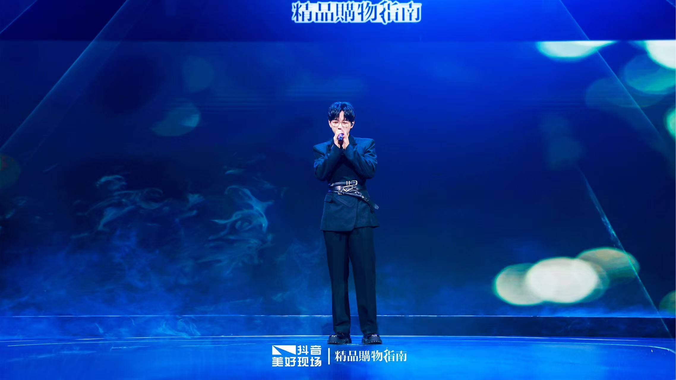 2025流光盛典” 定义秋冬温暖新潮流麻将胡了网址“Shining Night(图11)